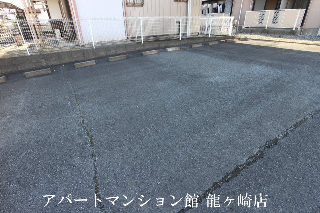 はなみずきの駐車場