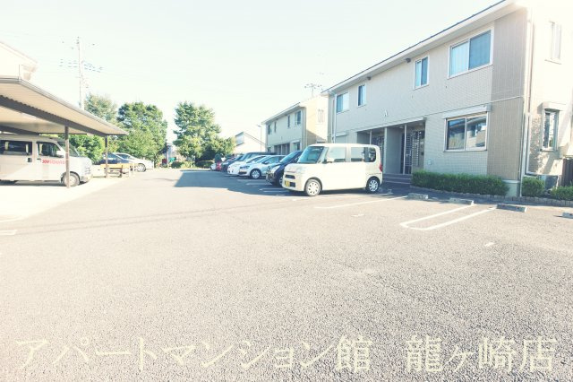 Axia(アクシア)Aの駐車場