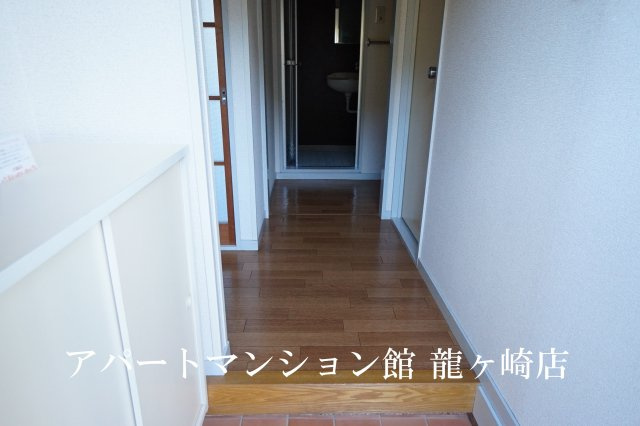 フローラルハイツの玄関
