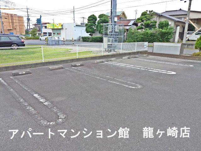 さくらヒルズⅡの駐車場