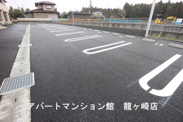 ポスト　フォルトナートＡの駐車場