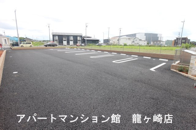 カプレットの駐車場