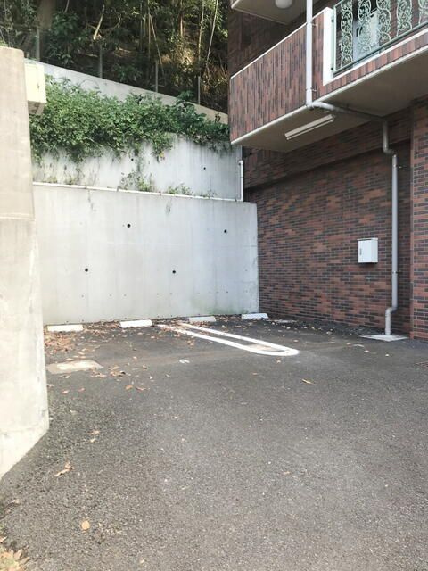 エヌケイパレスの駐車場