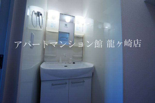 Axia(アクシア）Cの独立洗面台