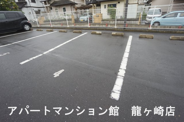 アーミストⅡの駐車場
