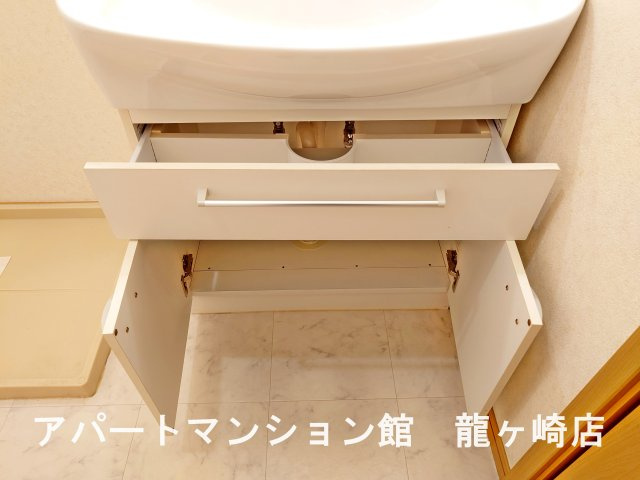 グリシーヌ・パレⅡＡ棟の収納