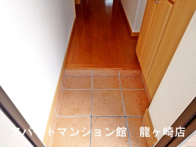 グリシーヌ・パレⅡＡ棟の玄関