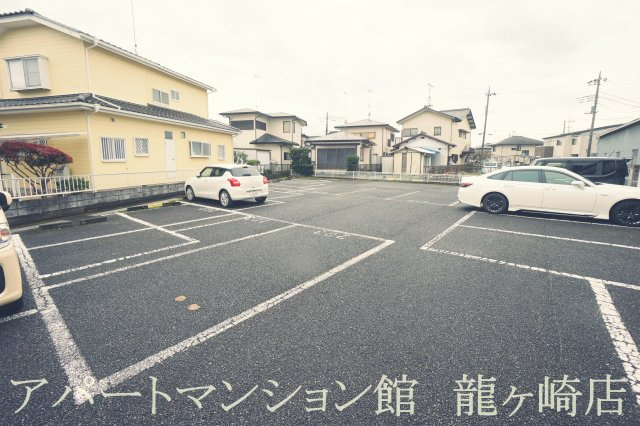 シティハイツ吉田の駐車場