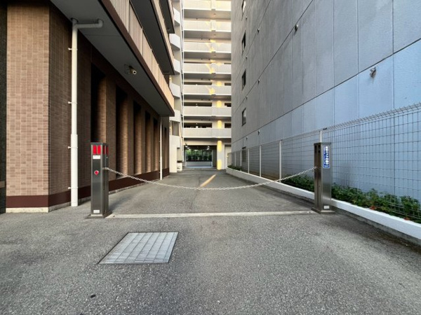 【駐車場】 | 【敷地内駐車場】敷地内にあり安心の駐車場です◎