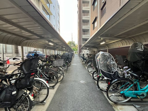 【その他】 | 【駐輪場】屋根もあり雨の日も安心の駐輪場です！