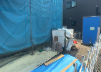 【庭】 | 田名新築戸建 | 庭があることでガーデニングや家庭菜園はもちろん、こどもの遊び場やペットを放して遊ぶことができます。また、家の周囲に余裕があるということです。隣地との間があれば、十分な日当たりと、風通しが確保できます。