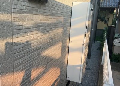 【発電・温水設備】 | 光が丘新築戸建 | 省エネ給湯器とは従来型の給湯器より熱効率が高く、少ない燃料でたくさんのお湯を沸かすことが出来る高効率な給湯器のことを指します。また、省エネ給湯器には種類があり、利便性や効果なども様々です。