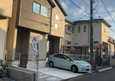 【前面道路含む現地写真】 | 光が丘新築戸建 | お持ちの車種によっては前面道路が広い方が便利でしょう。しかし、前面道路が広ければその分交通量が多くなるため、騒音などが気になる場合があります。実際に現地を見学し、周辺交通量や騒音などを確認しましょう！