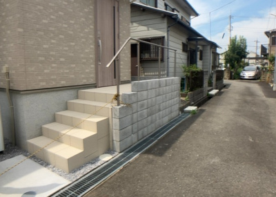 【庭】 | 相武台新築戸建 | 庭があることでガーデニングや家庭菜園はもちろん、こどもの遊び場やペットを放して遊ぶことができます。また、家の周囲に余裕があるということです。隣地との間があれば、十分な日当たりと、風通しが確保できます。