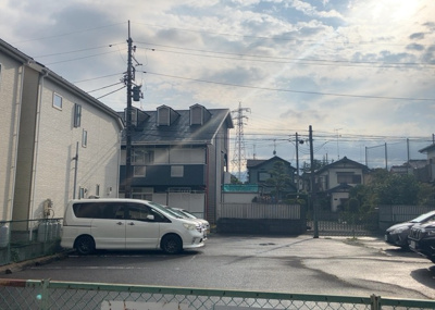 【展望】 | 緑ケ丘新築戸建 | 桜や紅葉の名所に出かける人は多いと思いますが、家にいながら季節の移ろいを感じる生活を送りませんか？リビングや窓から見える景色が生活を彩るワンポイントに！現地から見える景色を堪能してみては如何でしょう。