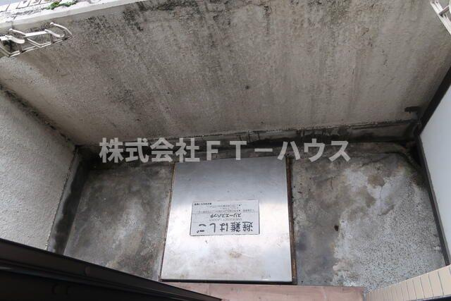 日神パレステージ市川のバルコニー