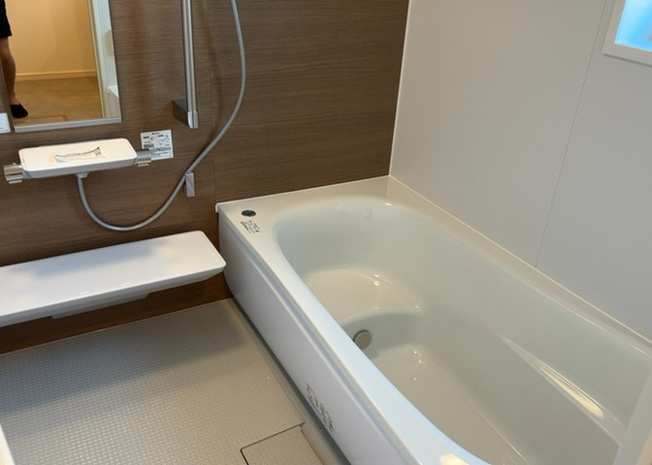 【浴室】 | 上溝新築戸建 | 入浴時の快適さも大事なことですが、綺麗な状態を維持できなければ気持ちよく入浴できません。毎日の掃除が楽という点は大事なポイントになります！カビが生えにくく掃除がしやすい、壁や浴槽を選ぶといいでしょう。