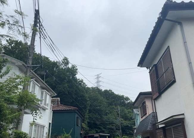 【展望】 | 青野原中古戸建 | 眺望を気にして物件を探す場合、前面に建物が建っていないか現地で確認しましょう！前面に建物があると景色はもちろん、日当たりや風通しにも影響が出てきます。住んだ時のことを想像しながら現地見学をしましょう。