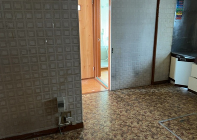 【ダイニング】 | 寸沢嵐中古戸建 | ダイニングは、食事や家族の団らんスペースとしてだけではなく、ほかの用途としても使用することができます。ダイニングテーブルを置き、食事のためのスペースを作ることでリビングとの差別化を図ることができます。