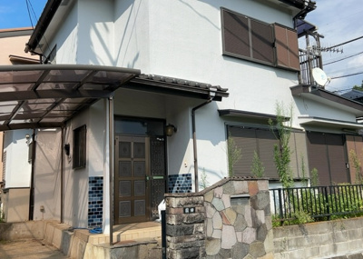 【構造・工法・仕様】 | 寸沢嵐中古戸建 | 木造住宅とは土台、壁、柱など建築物の強度を支える構造体の材に木が使用されている構造を指します。構造体は建物の自重を支えるだけではなく風圧や水圧、積裁荷重などあらゆる衝撃に耐えるための基礎です。