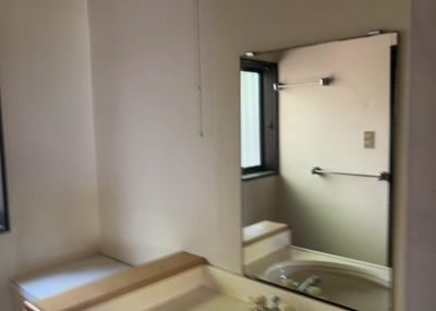 【独立洗面台】 | 又野中古戸建 | 洗面化粧台では顔を洗ったり、身だしなみを整えることが本来の使い方ですが、用途によっては洗面化粧台に求められる機能が違ってくるため、ご自身や家族のライフスタイルに合ったものを選ぶことをおすすめ致します。
