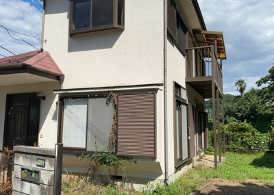【構造・工法・仕様】 | 中野中古戸建 | 木造住宅とは土台、壁、柱など建築物の強度を支える構造体の材に木が使用されている構造を指します。構造体は建物の自重を支えるだけではなく風圧や水圧、積裁荷重などあらゆる衝撃に耐えるための基礎です。