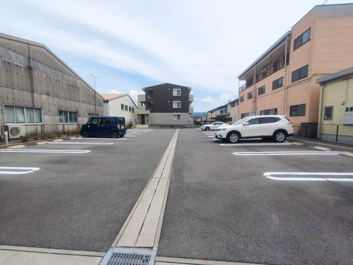 KMT沙稀の駐車場