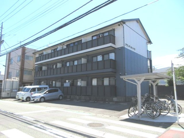 グランディオーレＳの外観