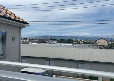 【展望】 | 麻溝台中古戸建 | 2階からの展望は周囲に開放感があり、心地よい光と風を感じることができます。落ち着いた住宅地に位置しているため、開放的な眺めを楽しみながら穏やかで快適な生活を送ることができる周辺環境です。