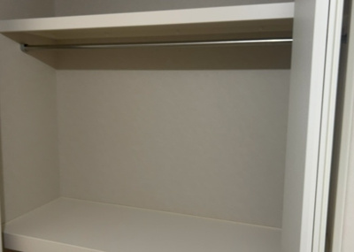 【収納】 | 北野台中古戸建 | デザイン性を重視しすぎて収納が少なかった！なんてことにならないため、事前に現地で収納の数を確認しておくことをお勧めします。クローゼット以外にも床下収納や屋根裏収納、パントリーなどもチェックしましょう。