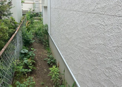 【庭】 | 北野台中古戸建 | 庭があることでガーデニングや家庭菜園はもちろん、こどもの遊び場やペットを放して遊ぶことができます。また、家の周囲に余裕があるということです。隣地との間があれば、十分な日当たりと、風通しが確保できます。