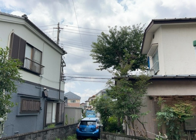 【展望】 | 泉町中古戸建 | 眺望を気にして物件を探す場合、前面に建物が建っていないか現地で確認しましょう！前面に建物があると景色はもちろん、日当たりや風通しにも影響が出てきます。住んだ時のことを想像しながら現地見学をしましょう。