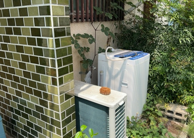 【設備】 | 泉町中古戸建 | 敷地内に散水栓や立水栓があると便利です。水道水を直接利用できるため、水を運ぶ手間を省くことが出来ます。大量の水を必要とする洗車作業や清掃などに役立ちます。その他設備とあわせて、現地でご確認ください。