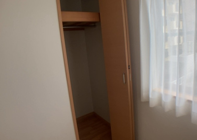 【収納】 | ひばりが丘中古戸建 | デザイン性を重視しすぎて収納が少なかった！なんてことにならないため、事前に現地で収納の数を確認しておくことをお勧めします。クローゼット以外にも床下収納や屋根裏収納、パントリーなどもチェックしましょう。