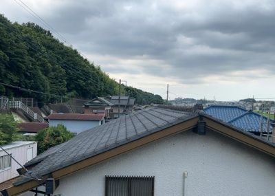 【展望】 | 飯山南中古戸建 | 眺望を気にして物件を探す場合、前面に建物が建っていないか現地で確認しましょう！前面に建物があると景色はもちろん、日当たりや風通しにも影響が出てきます。住んだ時のことを想像しながら現地見学をしましょう。