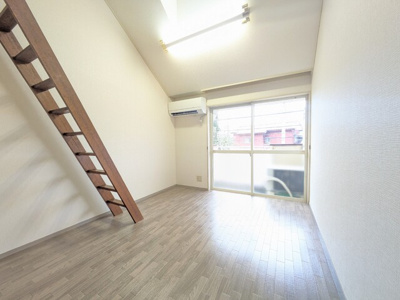 【洋室】　掃除がしやすいお部屋★