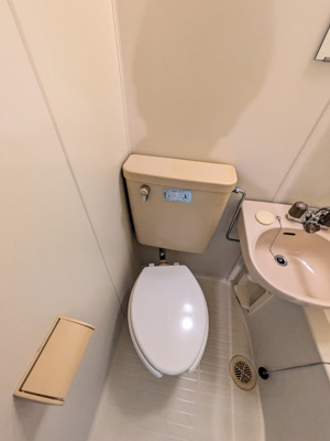 ★落ち着ける独立したトイレスペース★