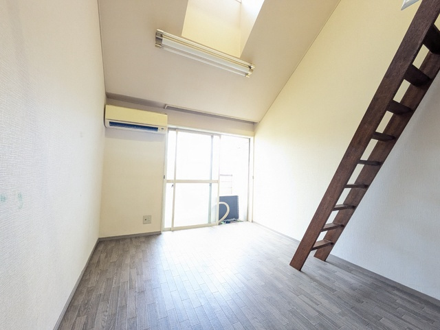 【洋室】　掃除がしやすいお部屋★