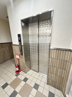 セブンイレブン松戸高砂通り店 徒歩2分。 150m