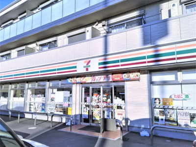 セブン-イレブン 吉川さくら通り店まで160ｍ