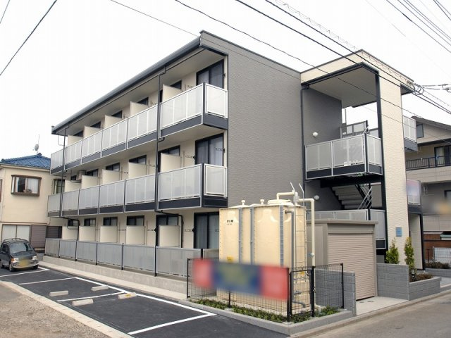 レオパレスエメラルドグリーンの外観