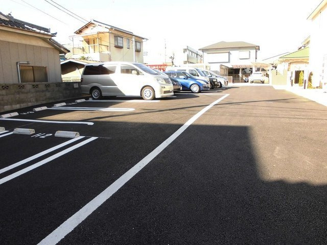 アイリス桜　参番館の駐車場
