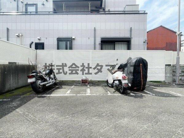 シャンボール南品川の駐車場