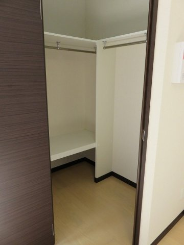 レオネクスト春の内装|ウォークインクローゼット