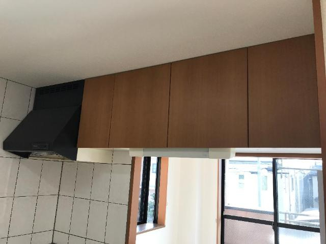 アーバン　グラスの収納|キッチン吊戸棚