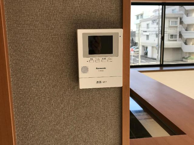 アーバン　グラスの内装|カメラ付インターホン