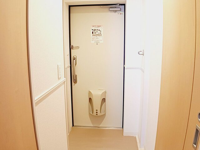 グランコート山鼻の玄関