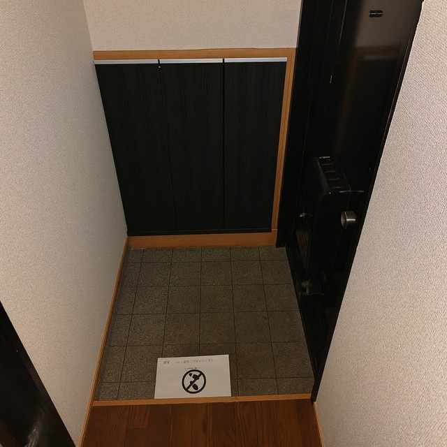 ロイヤルマンション丸善の玄関