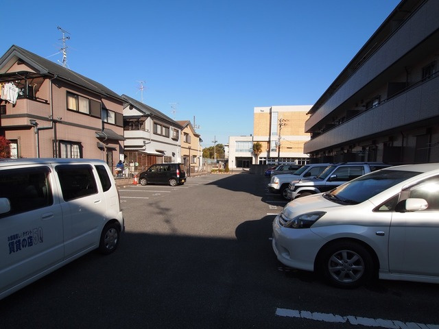 リビングタウン大和郡山の駐車場