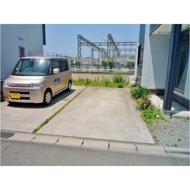 ジュエル　サンヴィレッジの駐車場